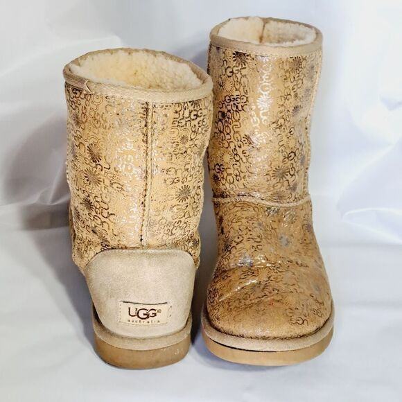 UGG   - Picture 6 of 15